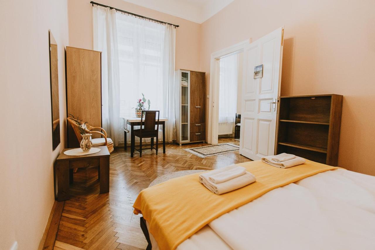 Budapest Folk Apartment 60Sm Spacious And Bright Екстер'єр фото