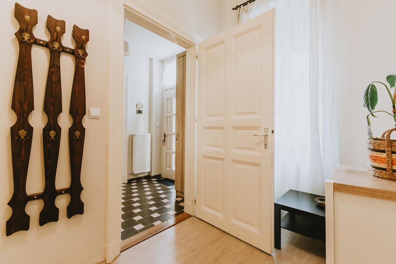 Budapest Folk Apartment 60Sm Spacious And Bright Екстер'єр фото